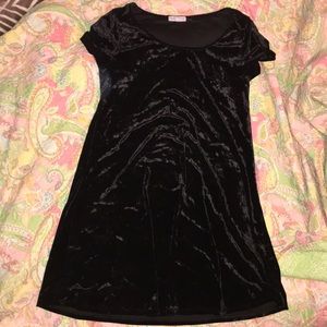 Black velvet dress!